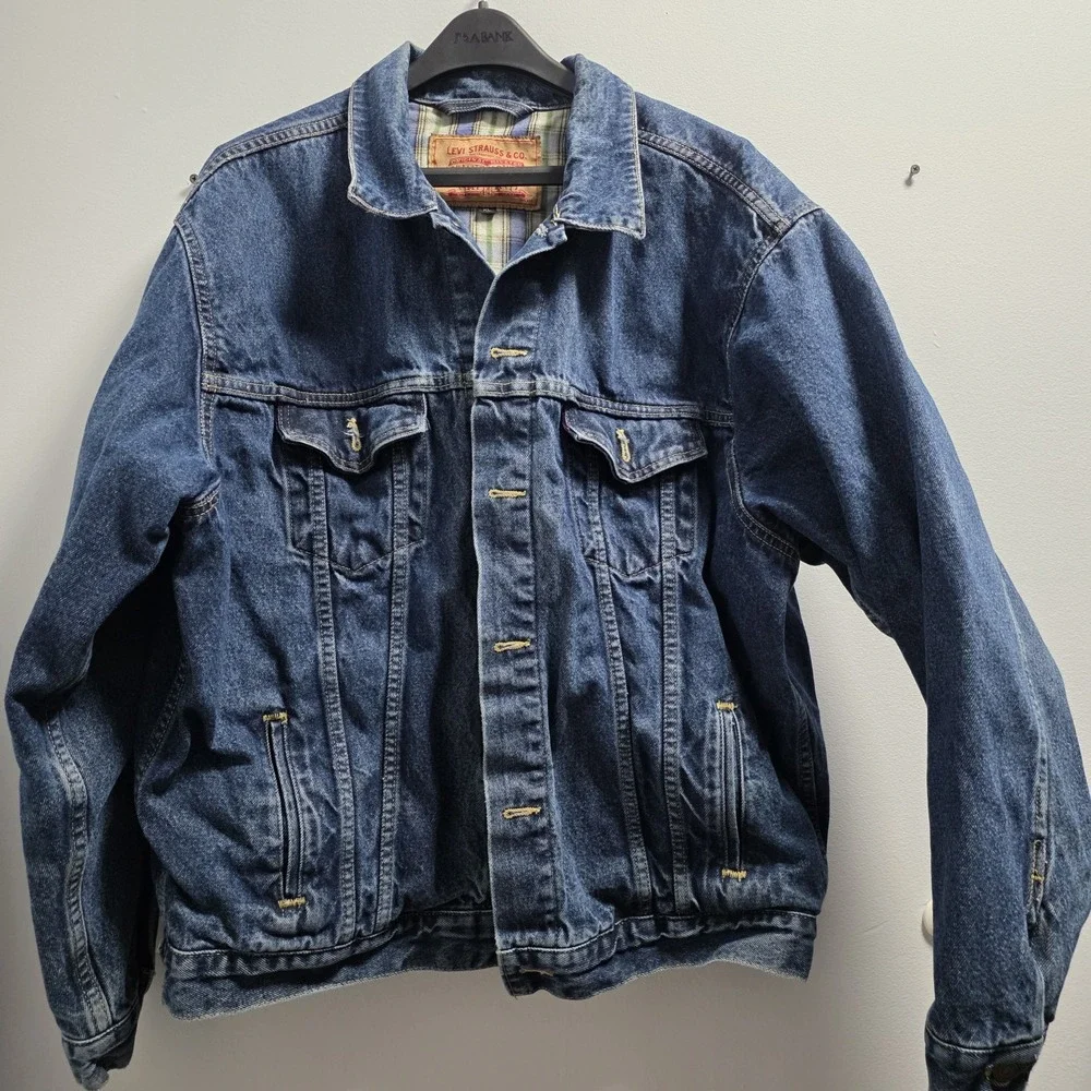Vtg Levi Strauss Blue Denim Trucker‎ Jacket USA Green Flannel Lined Mens Size XL
